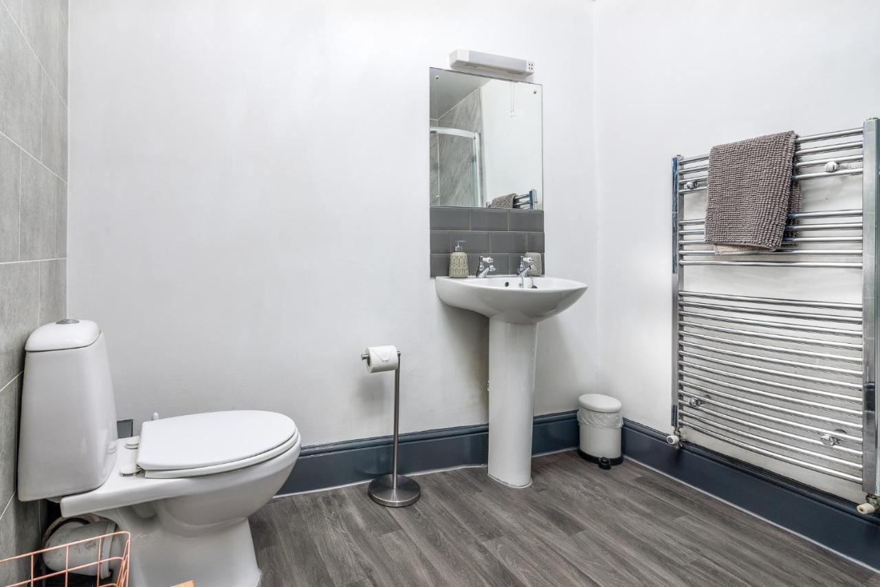 Ga L Whitby Central Экстерьер фото